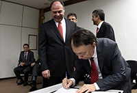 20120517-ministro-empossa-miniatura.png