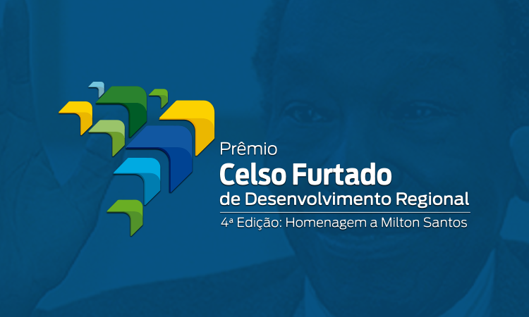 Ilustração com fundo azul e foto esmaecida do geógrafo Milton Santos. Em primeiro plano, está a marca do prêmio Celso Furtado com os dizeres: "Prêmio Celso Furtado de Desenvolvimento Regional, 4ª edição: homenagem a Milton Santos".