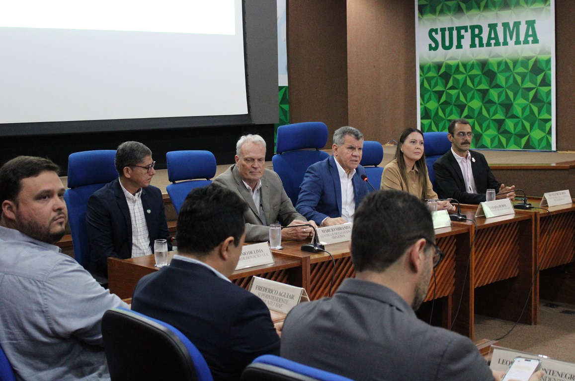 Evento de dois dias foi aberto nesta terça-feira (26) e tem como tema a descentralização de recursos e a integração regional, num debate que reúne representantes da área de abrangência da Suframa sobre estratégias de fortalecimento do ecossistema de PD&I na região.