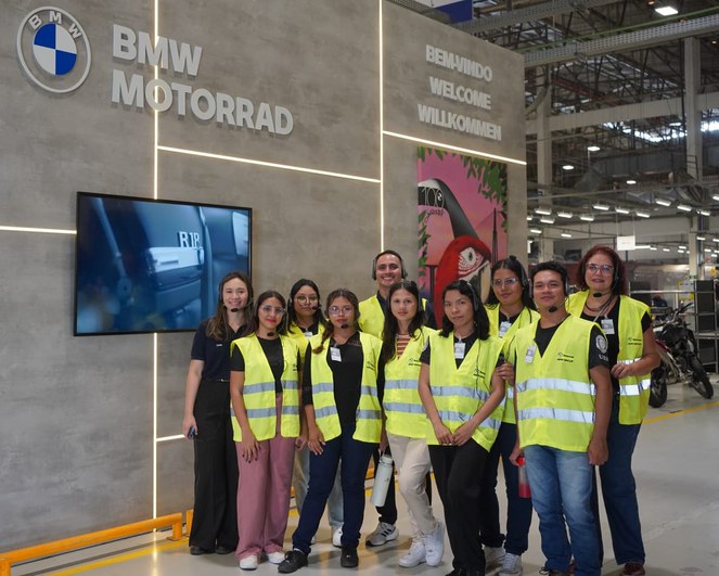 Acdêmicos da Ufam/Itacoatiara vistam fábrica da BMW Motorrad