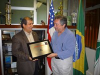 Ao completar 70 anos, Semp Toshiba entrega placa de homenagem à SUFRAMA