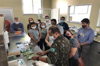 CBA visita laboratório de inspeção de alimentos do Exército