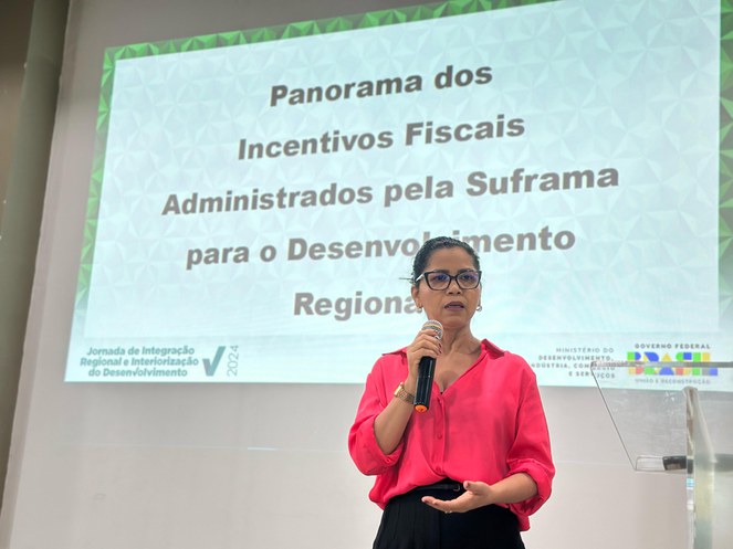 Palestra da técnica da coordenação-geral de Assuntos Estratégicos da Suframa, Edimary Porto