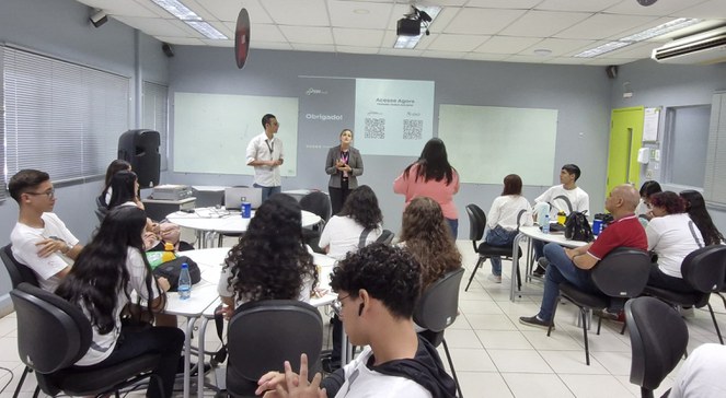 Estudantes da Fundação Bradesco visitam a  FPFtech por meio do Programa Zona Franca de Portas Abertas