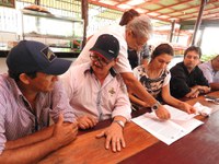 Rebecca visita Distrito Agropecuário da SUFRAMA e ouve demandas de produtores