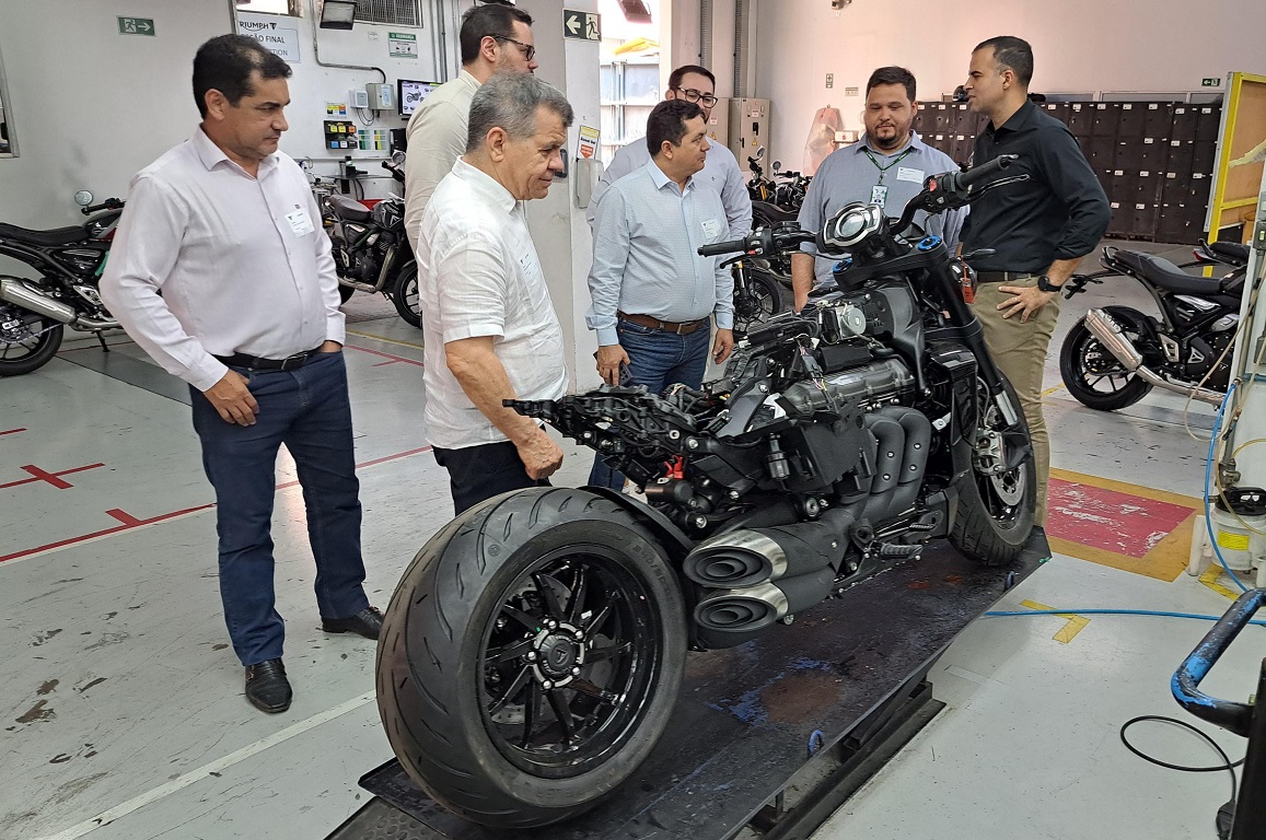 Em visita técnica à fabricante de motocicletas de origem britânica, realizada nesta sexta-feira (13), Autarquia conheceu as inovações desenvolvidas pela empresa ao longo dos últimos 12 anos de operação na Zona Franca de Manaus (ZFM).