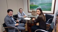 Superintendente Rebecca Garcia e senador Randolfe Rodrigues discutem implantação da Zona Franca Verde