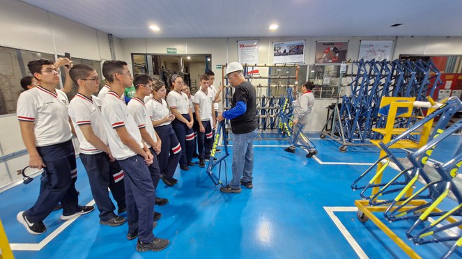 Visita à Caloi com alunos do CMM