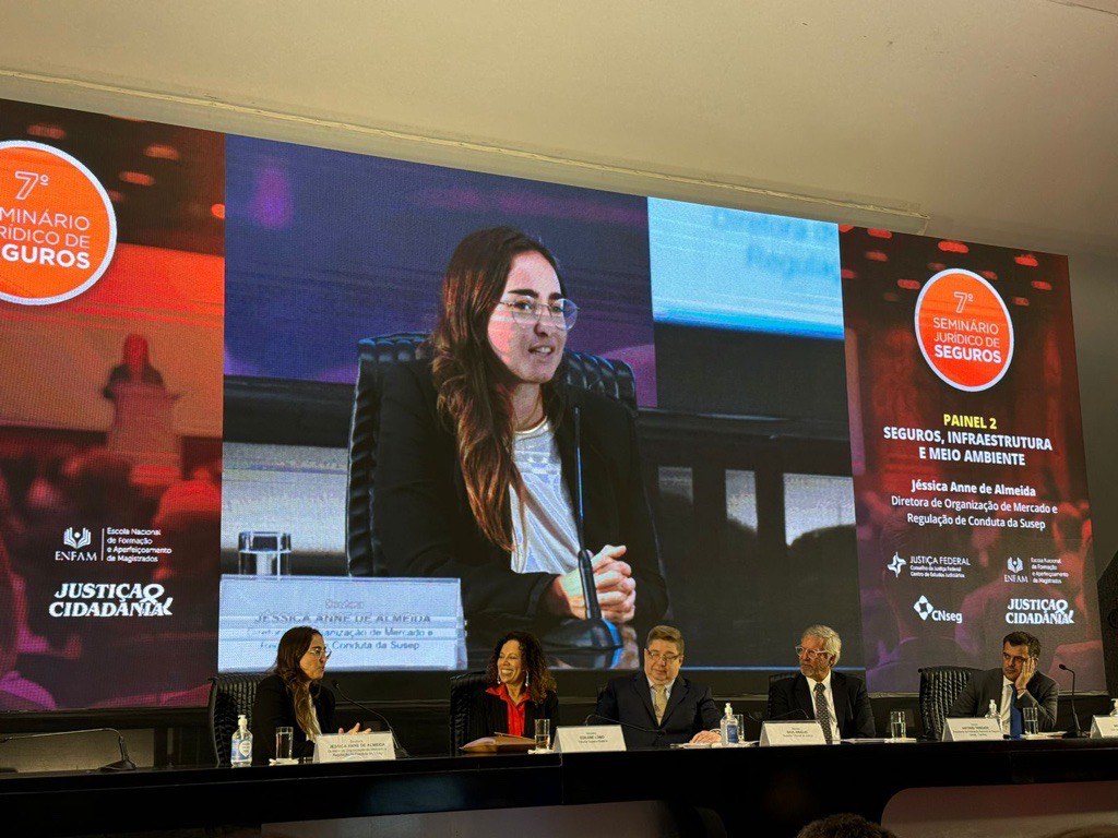 Diretora Jessica Bastos em Painel do 7º Seminário Jurídico de Seguros