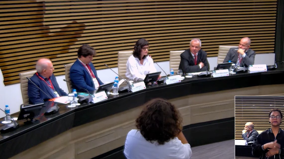 Macena participa de debate sobre futuro e os desafios do mercado de trabalho