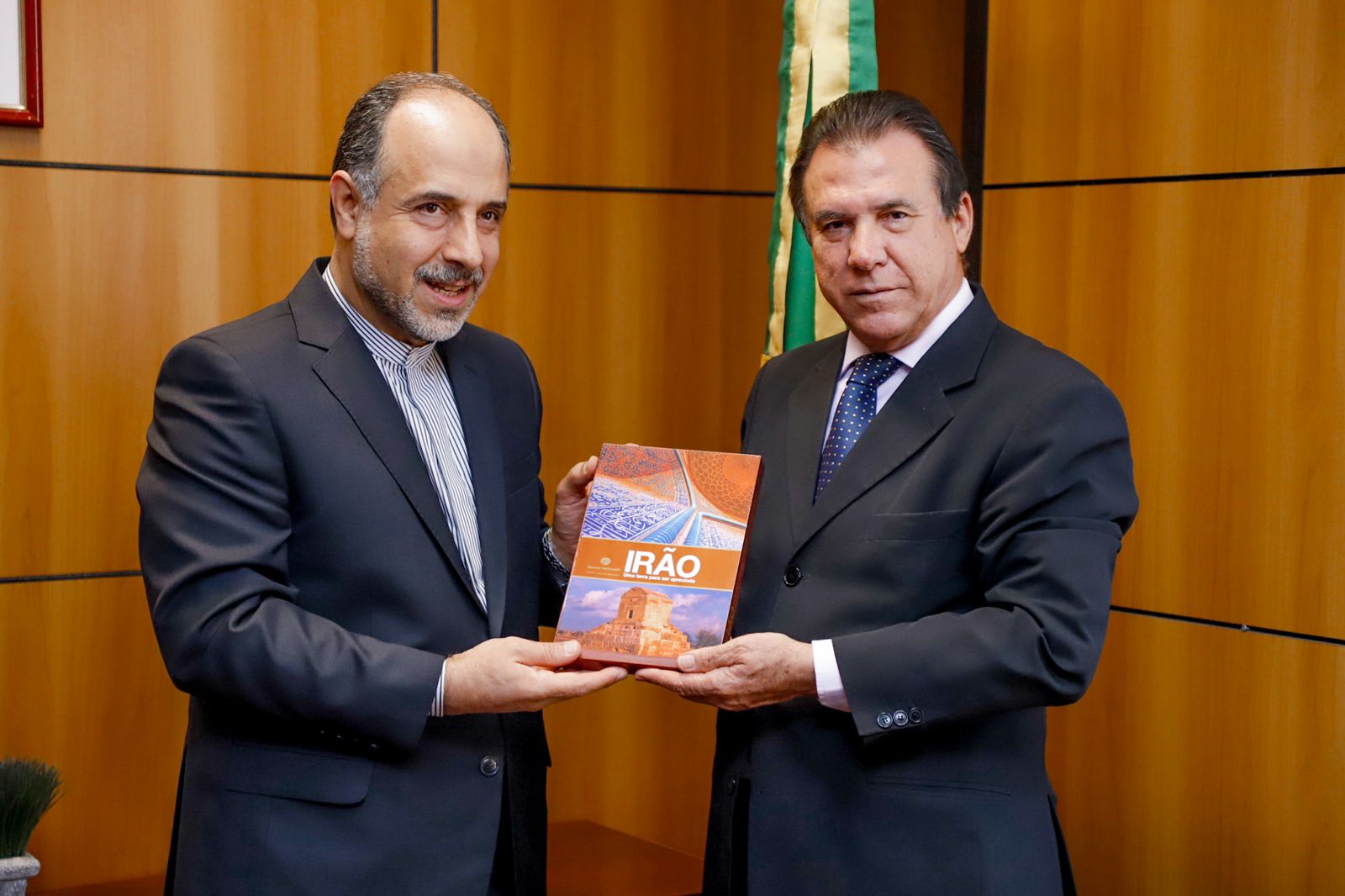 Brasil e Irã devem retomar acordo de cooperação na área do Trabalho e Emprego