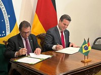 Luiz Marinho assina protocolo de cooperação com Alemanha na área laboral