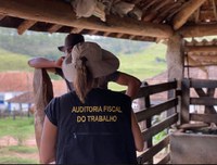 Grupo Móvel realiza ação somente com mulheres e resgata 3 trabalhadores de trabalho análogo ao de escravo na Zona da Mata mineira