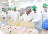 Luiz Marinho visita fábrica da JBS em Lins (SP)