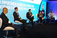 "Reindustrialização é fundamental para o crescimento do Brasil", afirma Luiz Marinho