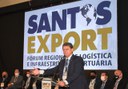 Ministro discursa durante a Santos Export