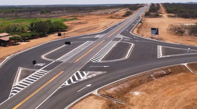 Trecho da BR-428/PE é revitalizado: intervenções beneficiam escoamento agrícola do Sertão Nordestino