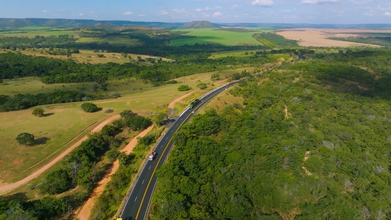 Pistas renovadas garantem segurança e melhoram transporte de cargas em Goiás