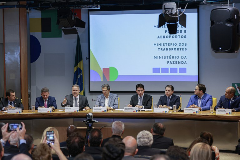 Em coletiva, ministro Renan Filho, Fernando Haddad e Sílvio Costa Filho detalham prorrogação do Reporto