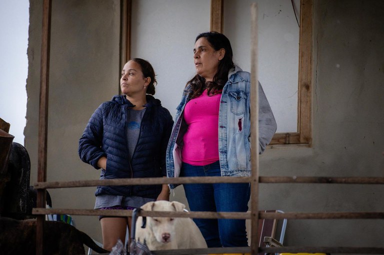 "Estou apavorada, tenho o barulho da chuva virou trauma", diz Simone Barbosa em Santa Maria (RS) - Foto: Marcio Ferreira/MT