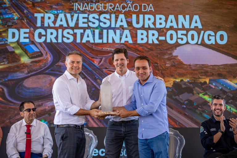 Vice-governador de Goás, e representante da Eco50 participaram do evento de entrega