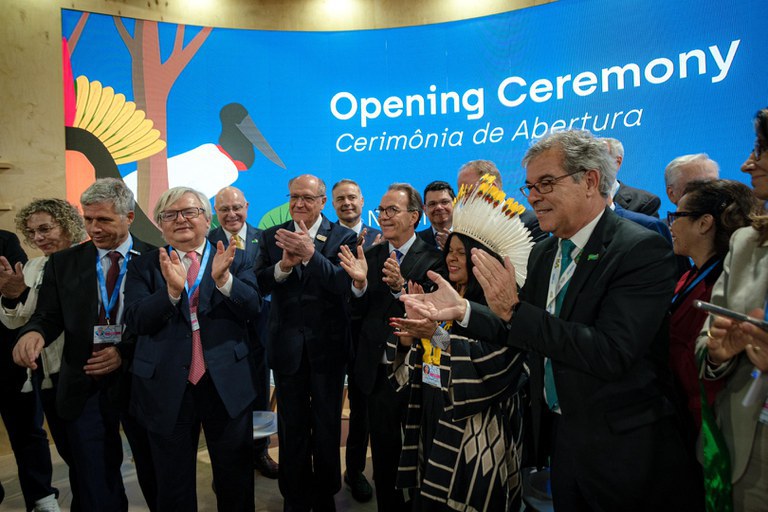 Delegação brasileira participa da abertura do Pavilhão Brasil, na COP29, em Baku, no Azerbaijão