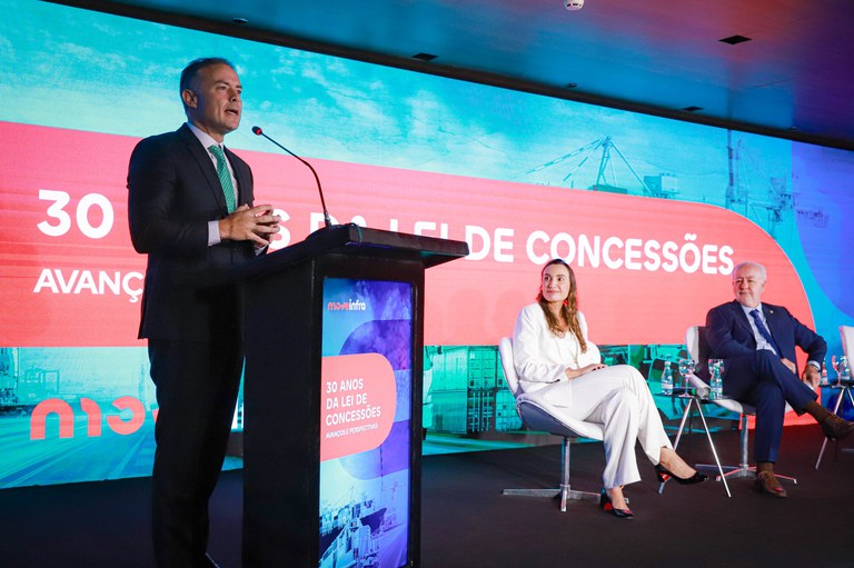 Ministro Renan Filho participa do MoveInfra 2024