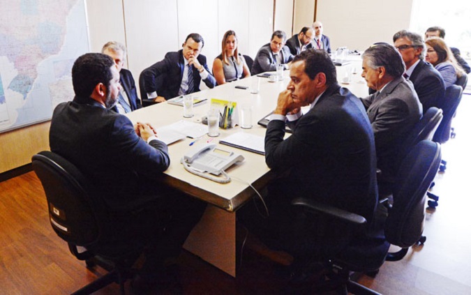 12_01_2015_reuniaofazenda_creditoPaulino.jpg