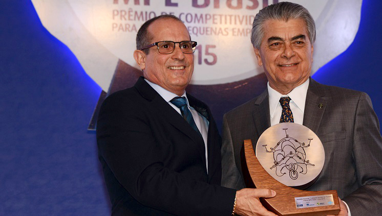 13_04_16_premio_competitividade_credito_paulino_menezes.jpg