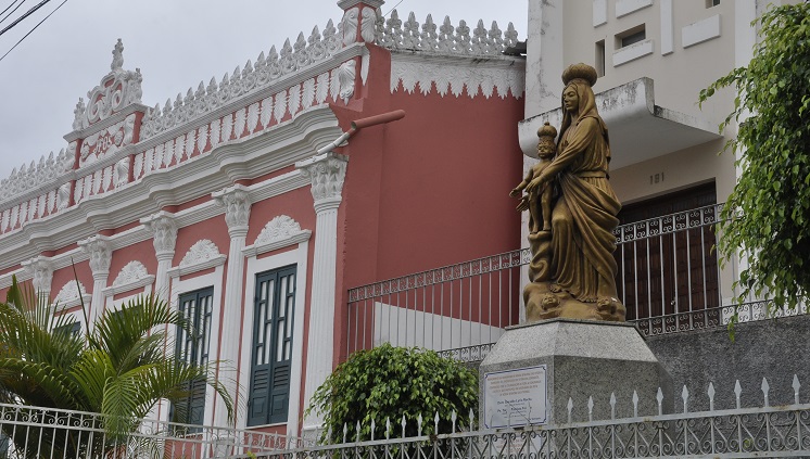 20_05_2016_monumento_de_nossa_senhora_das_vitorias_ao_lado_do_memorial.jpg