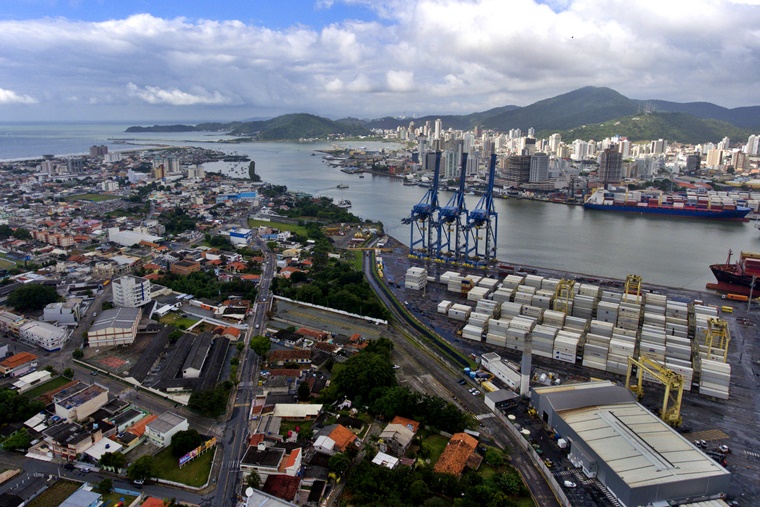 25_05_18_itajai_capa.jpg