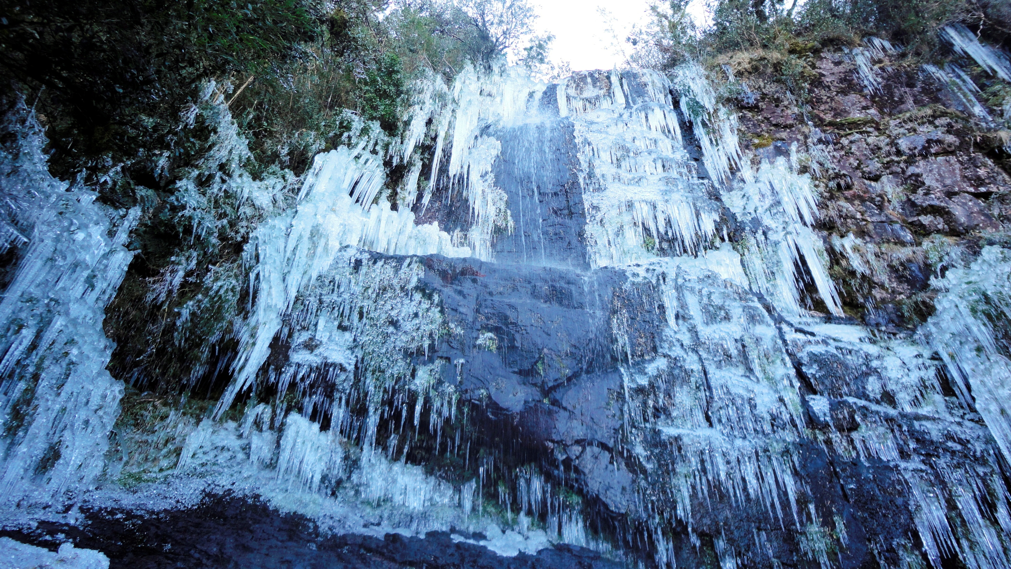 CACHOEIRA_CONGELADA_MARILIA_OLIVEIRA_prefeitura_urupema_2103936945.jpg